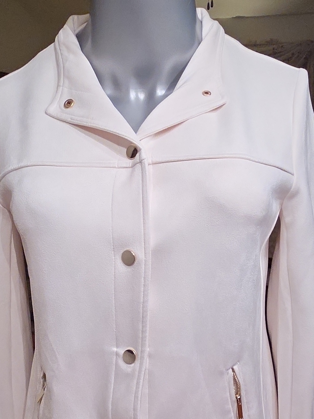 Chico’s Women’s Size 1 White Solid Button-Front Short Jacket w/ Zip Pockets